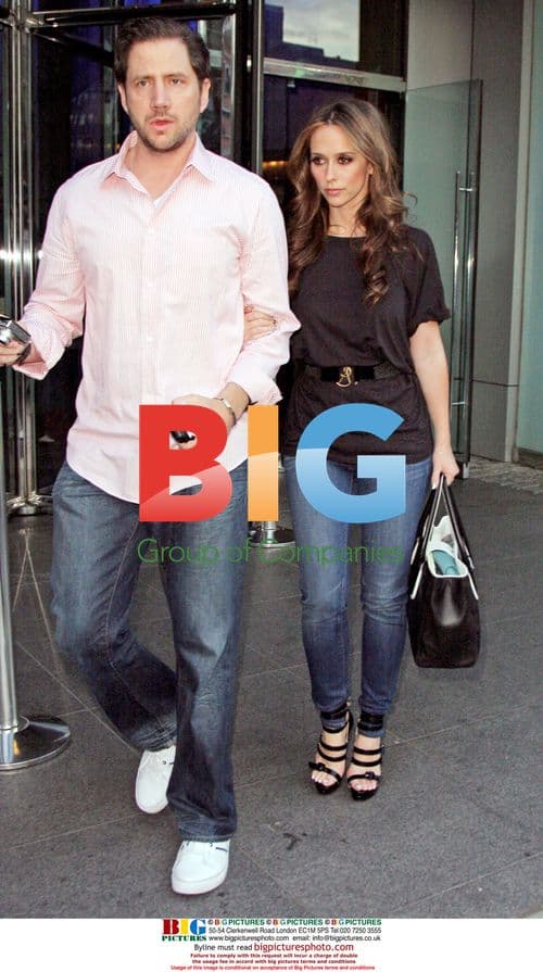Jennifer Love Hewitt and Jamie Kennedy PDA