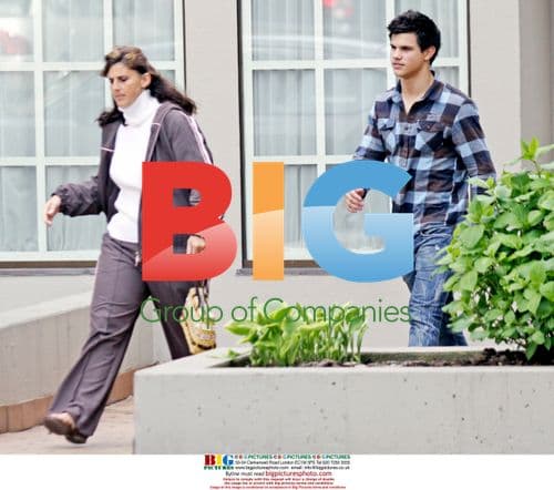 Taylor Lautner and Mom Seen Leaving Brunch