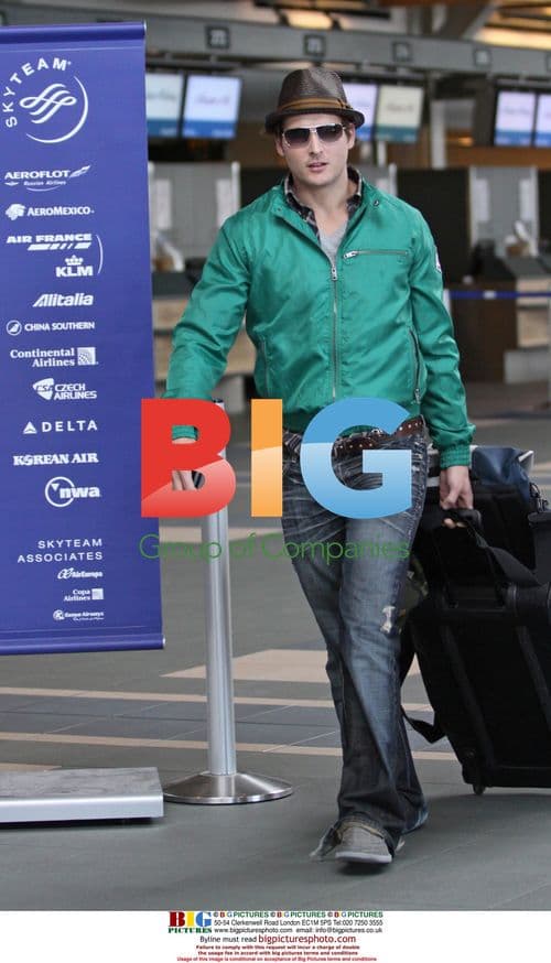 Peter Facinelli Departs Vancouver