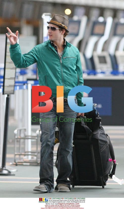 Peter Facinelli Departs Vancouver