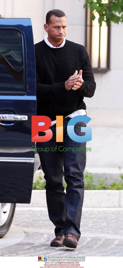 A-Rod out with ex-wife and daughter