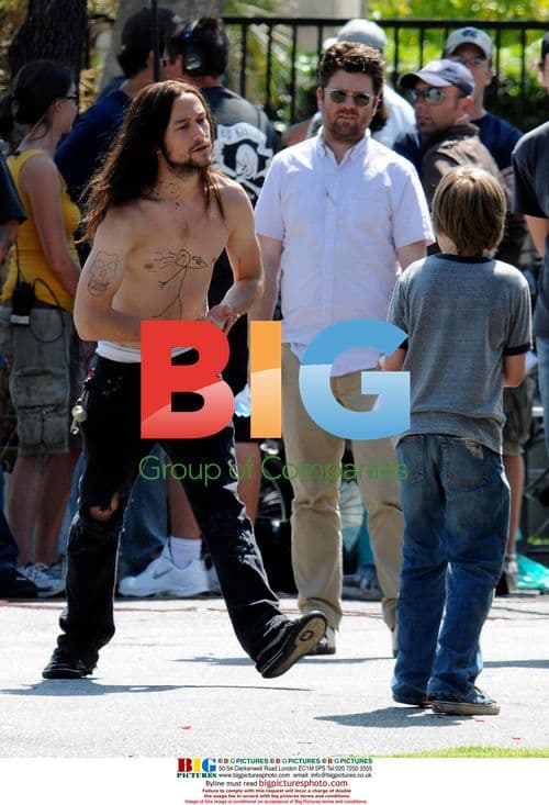 Joseph Gordon-Levitt on Hesher set