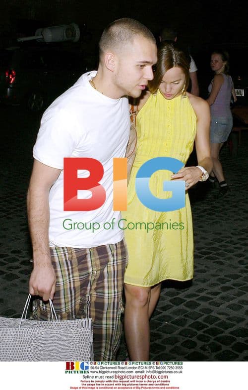 Mena Suvari and Boyfriend Dine in Rome