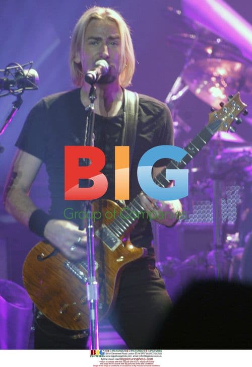 Chad Kroeger Performs on UK Tour