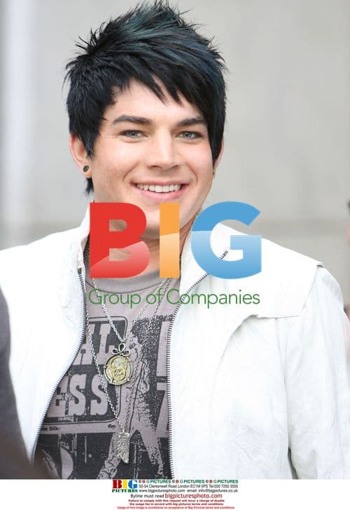 Adam Lambert Performs on 'The Early Show'