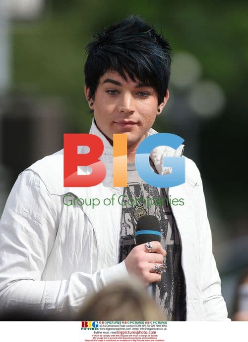 Adam Lambert Performs on "The Early Show"