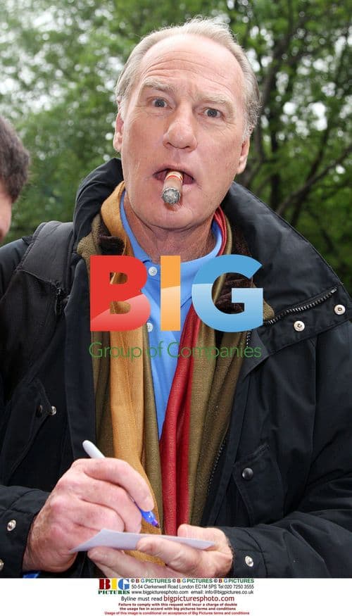 Craig T. Nelson Arrives at Trump Hotel