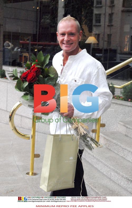 Paul Gascoigne on date with girlfriend