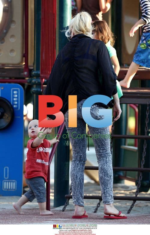 Gwen Stefani with sons at park