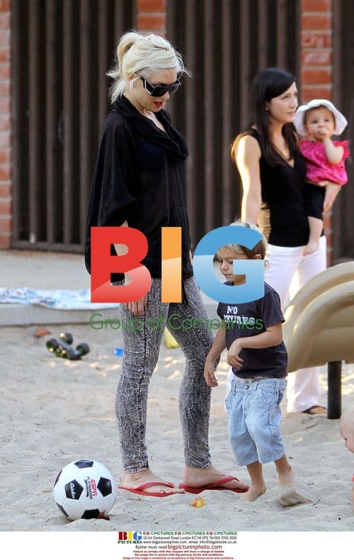 Gwen Stefani and sons at Coldwater Canyon Park