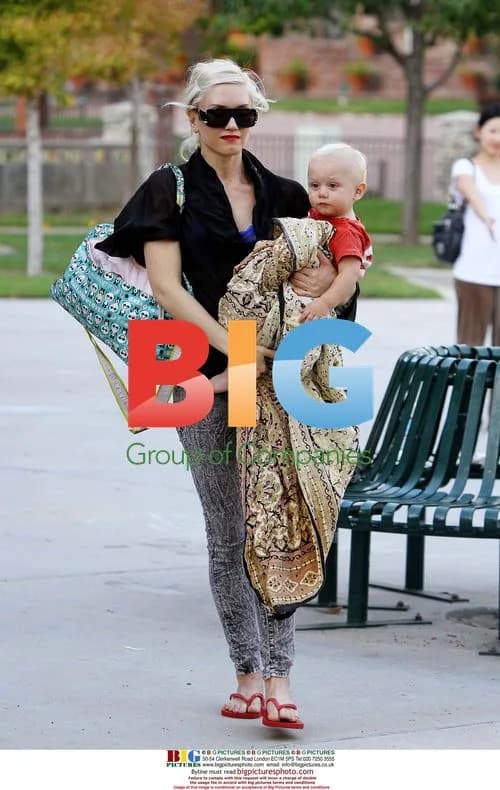 Gwen Stefani with sons at park