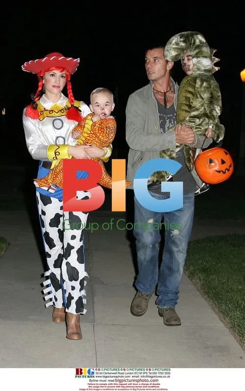 Gwen Stefani and Family Trick-or-Treating