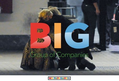 Kate Moss arrives for holiday with Rhys Ifans