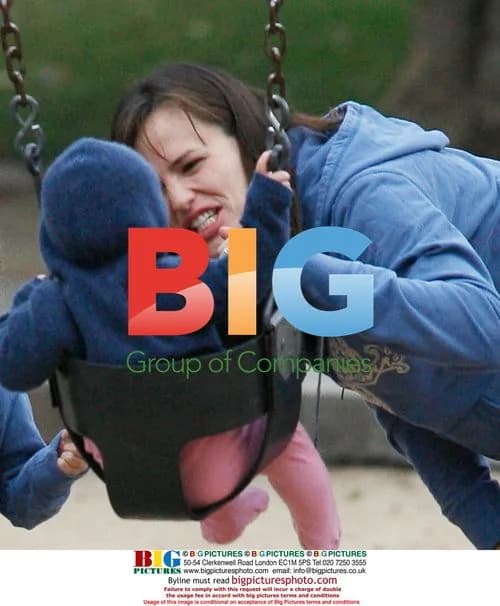 Jennifer Garner with Daughters in Park