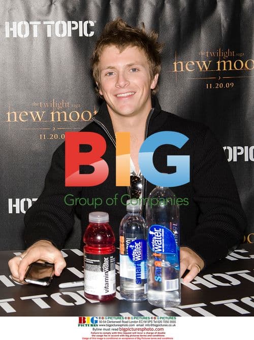 Charlie Bewley at 'New Moon' Photo Call