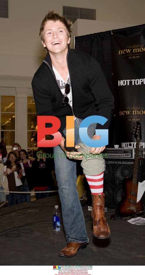 Charlie Bewley at 'New Moon' Photo Call