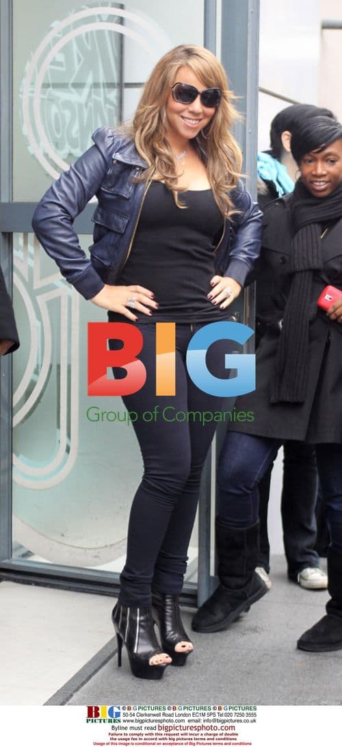 Mariah Carey Leaves Paris Hotel