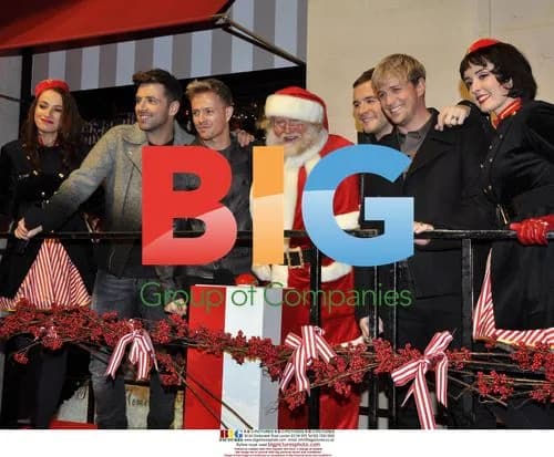 Westlife Turns on Dublin Christmas Lights
