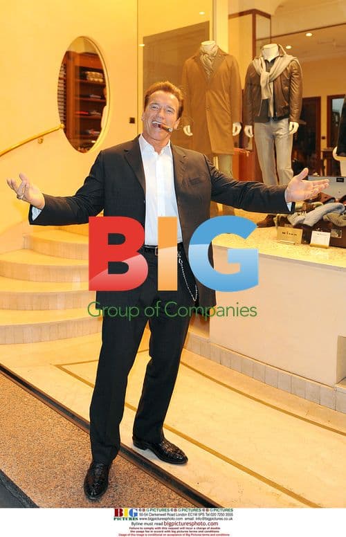 Arnold Schwarzenegger Shopping in Milan