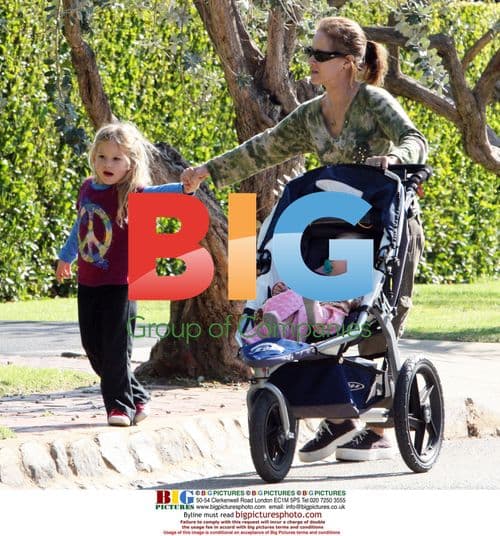 Ben Affleck and Jennifer Garner's children Violet and Seraphina stroll with nanny