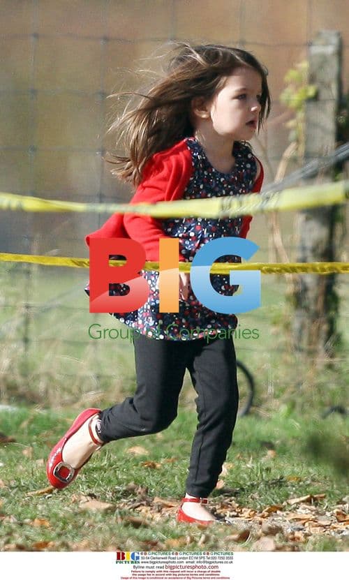Suri Cruise Plays on Mom's Film Set
