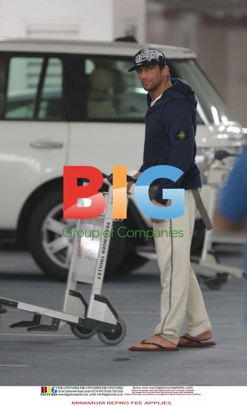 Alex Reid Shops for Engagement Ring