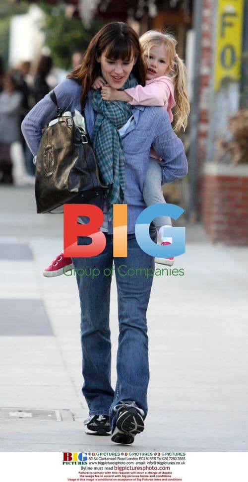 Jennifer Garner and Daughter Violet in Santa Monica