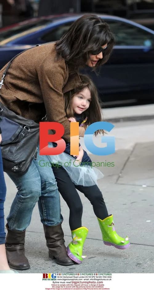 Katie Holmes and Daughter Suri Cruise Shopping