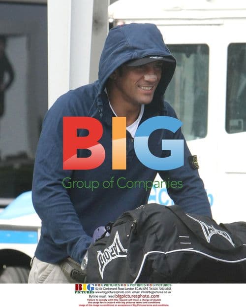 Alex Reid arrives in Australia