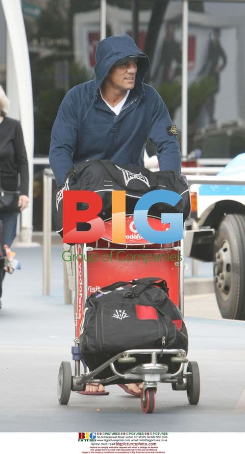 Alex Reid Arrives in Australia