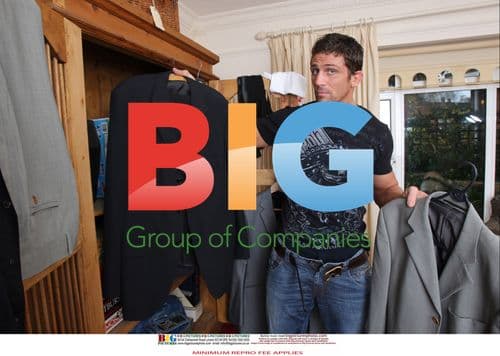 Alex Reid packing for Australian jungle