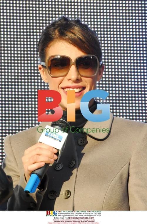 Elisabetta Canalis Hosts TRL, Introduces Finley Band