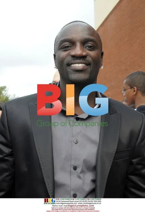 Akon at Thanksgiving Charity Event