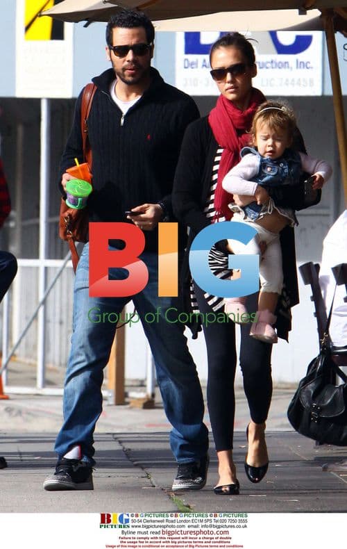 Jessica Alba & Family Lunch