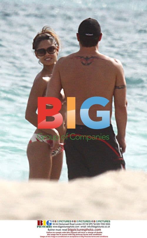 Nick Lachey And Vanessa Minillo On Miami Beach