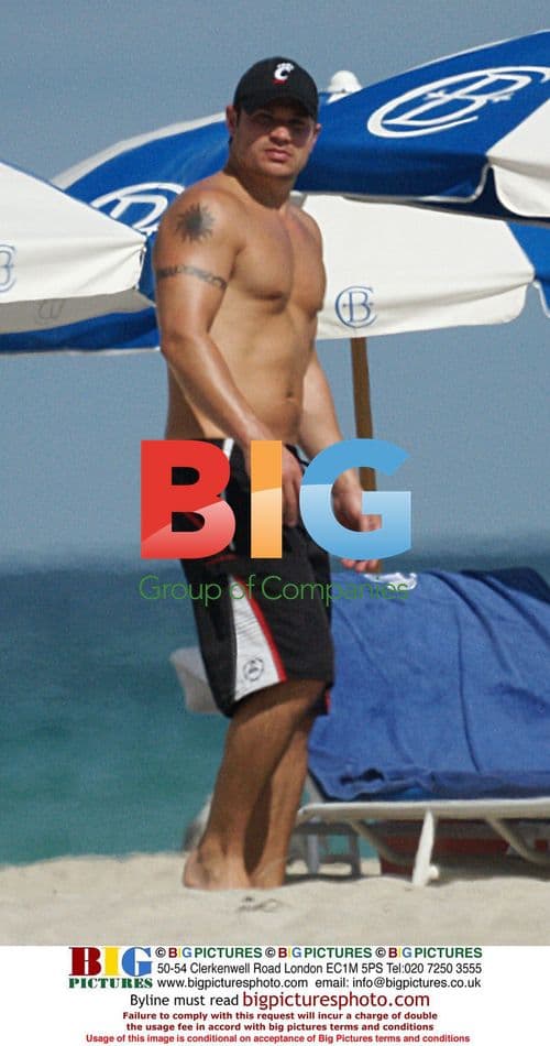 Nick Lachey and Vanessa Minillo at Miami Beach