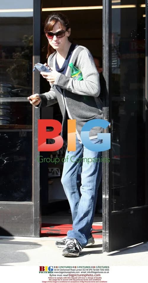 Jennifer Garner Hardware Shopping