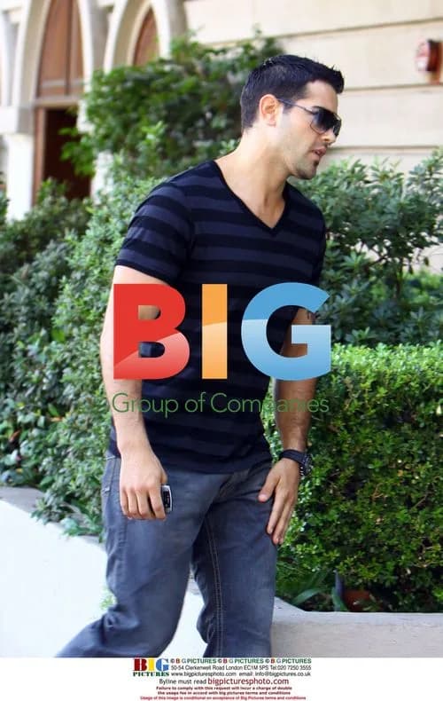 Jesse Metcalfe Running Errands in Beverly Hills