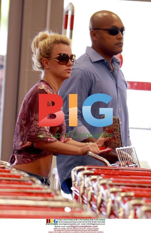 Britney Spears Shops at Target in Tarzana