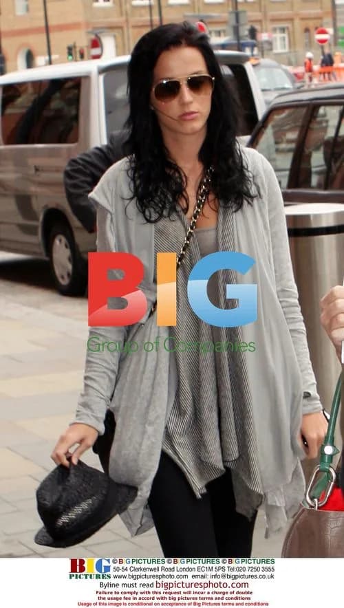 Russel Brand and Katy Perry Leaving for Paris