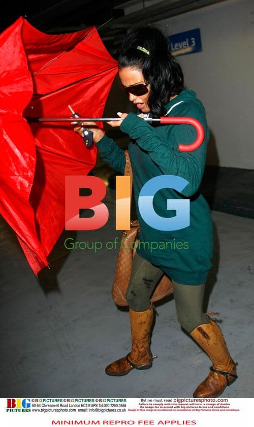 Katie Price Loses Cool With Photographer