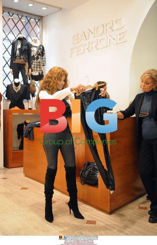La Toya Jackson's Shopping Spree in Rome