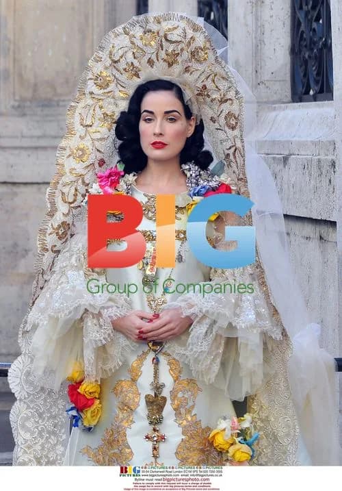 Dita Von Teese Sexy Photoshoot