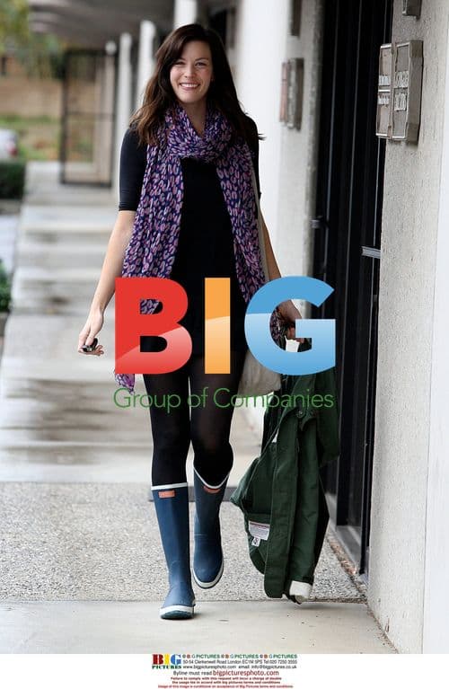 Liv Tyler Leaves Yoga Studio