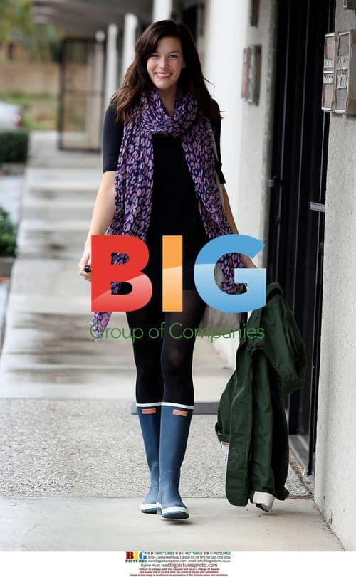 Liv Tyler Leaving Yoga Studio