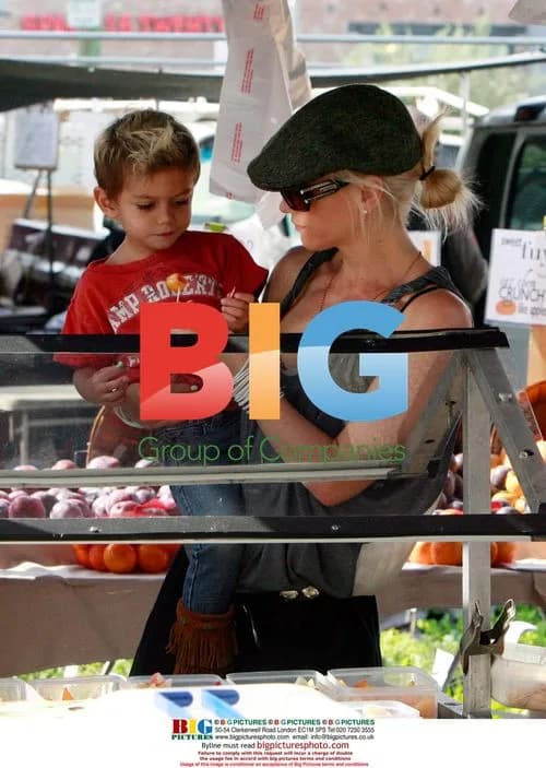 Gwen Stefani and Family at Farmers Market