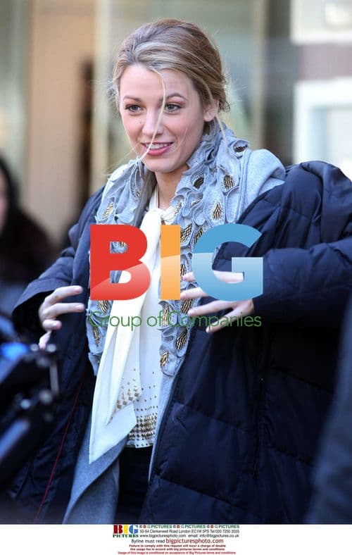 Blake Lively on Gossip Girl Set