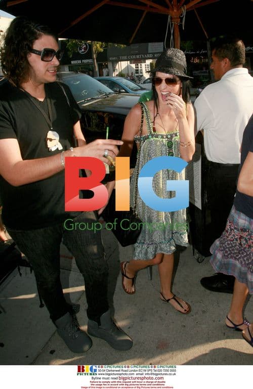 Katy Perry out for lunch and shopping