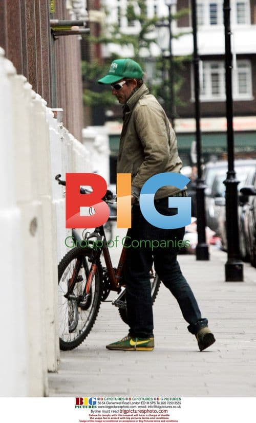 Prince Kyril and kids play tennis in London