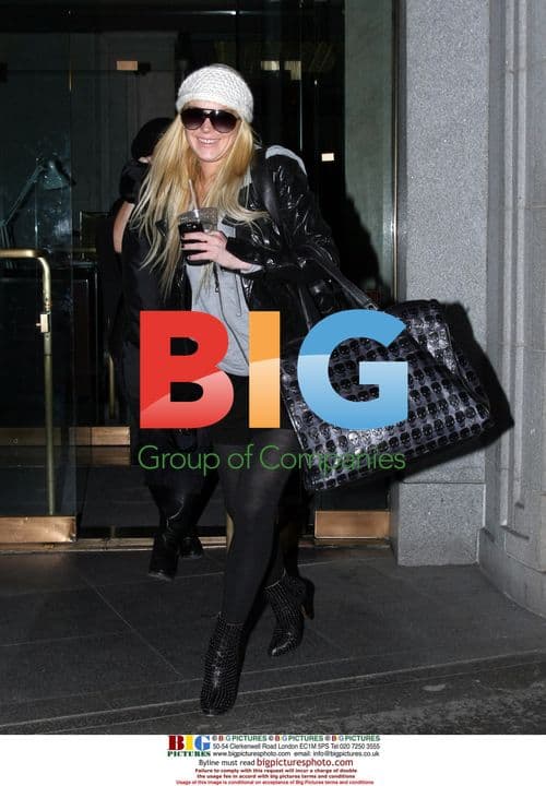 Lindsay Lohan Leaving NYC Office